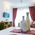 Sweet Homes 6 Апартаменты *