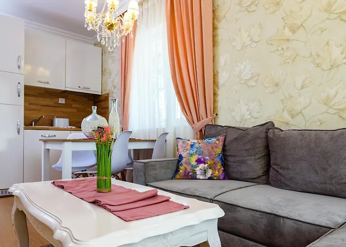 Sweet Homes 6 Апартаменты *